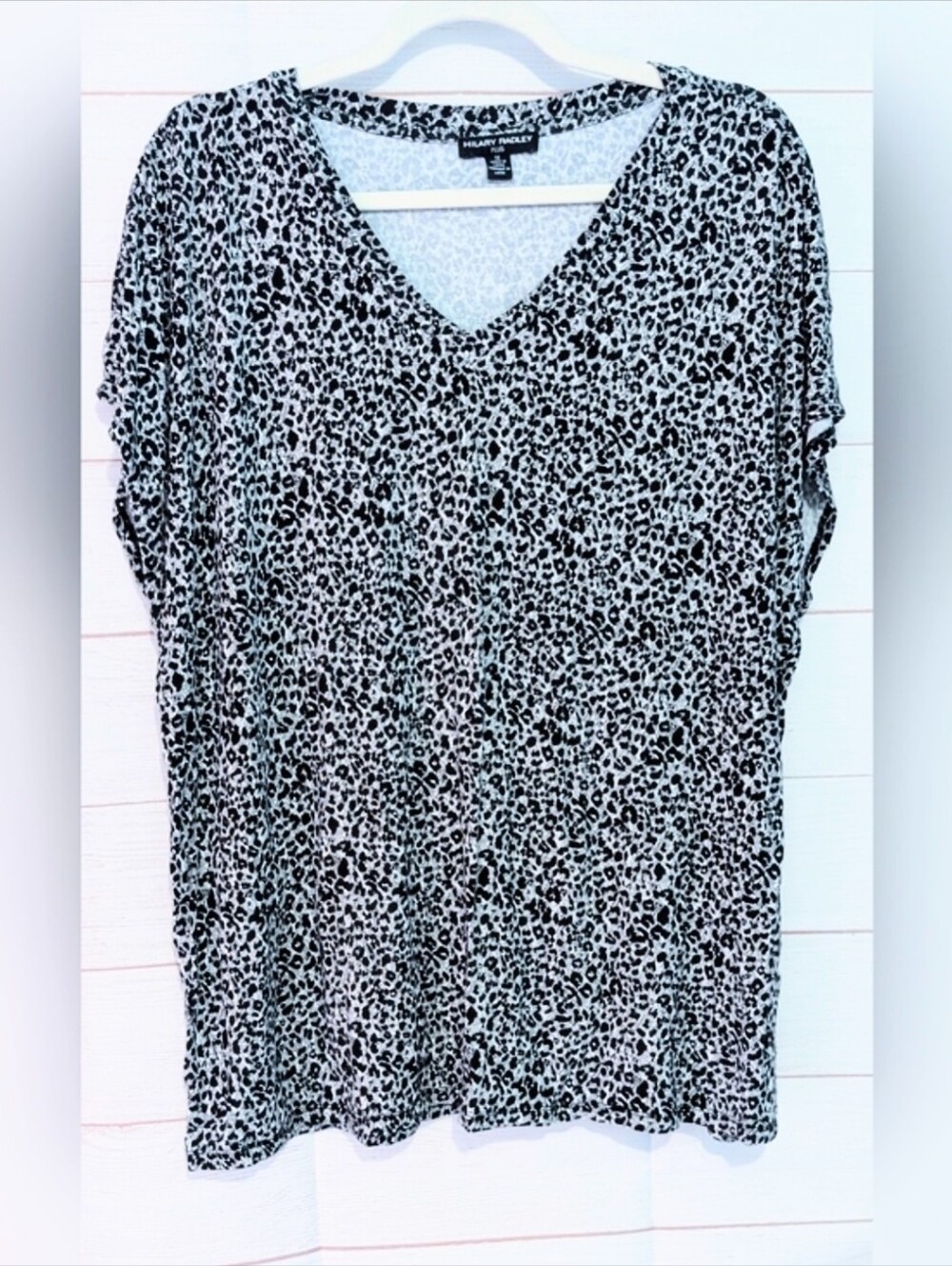 Hilary Radley Black & White Leopard V-Neck Short Sleeve Top